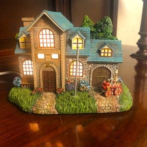 Hawthorne Village "Thomas Kinkade's Lamplight Village Collection Fire House